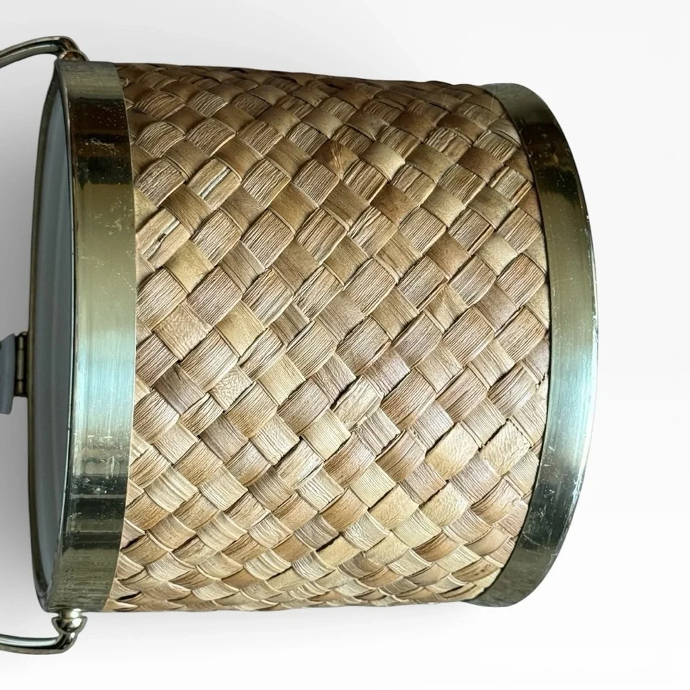 Kraftware features woven